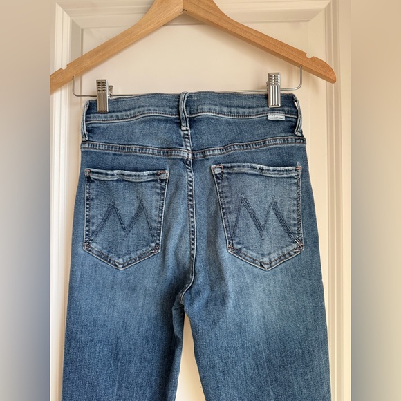 MOTHER The Stunner Zip Ankle Step Fray Jeans Size 26 - Picture 6 of 13